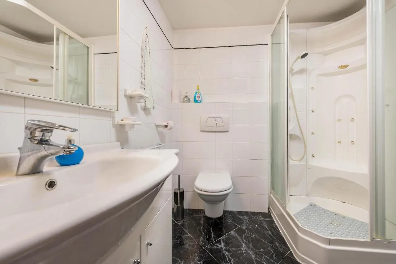Ferienwohnung In San Zeno Mit Schoenem Seeblick San Zeno di Montagna 0*,  Italy